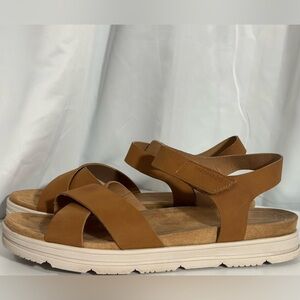 Easy Spirit Women's Tan Crossover Ankle-Strap Sandals